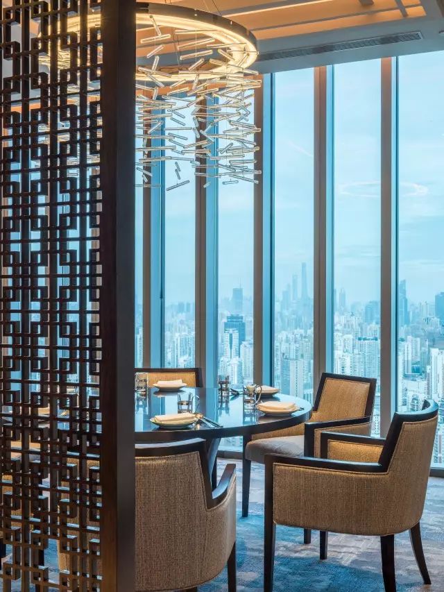 看魔都全景的酒店,看魔都三件套的酒店