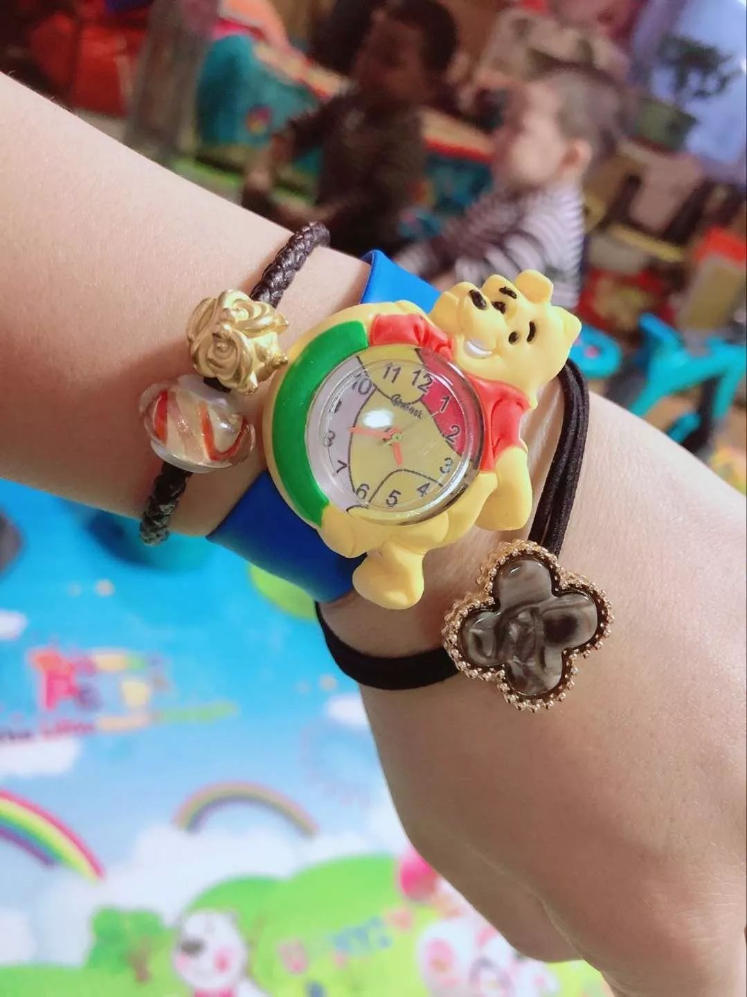 戴名表和品牌包的女人,拎爱马仕的女人去哪逛街