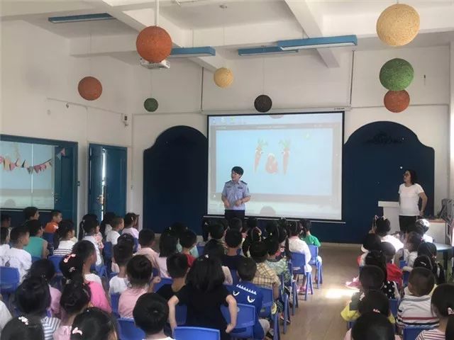 安全教育坏人闯进幼儿园,安全教育坏人抓小孩如何自救