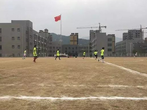 光山县慧泉中学足球队征战第四届“市长杯”侧记