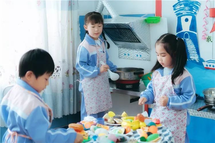 金摇篮幼儿园六一汇演圆满成功,爱的绽放团购