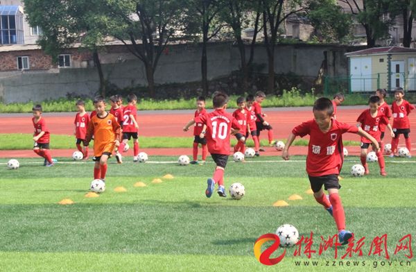 荷塘校园足球,株洲南雅中学校园足球训练营