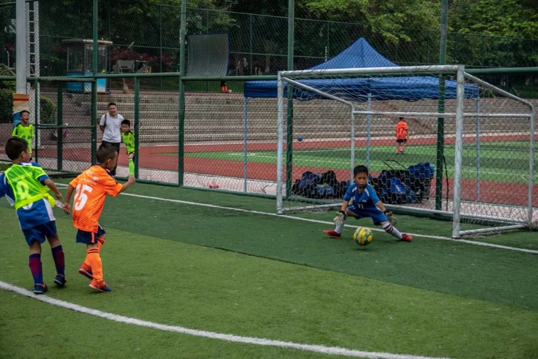 东莞松山湖晚上哪里最热闹,松山湖风景区足球场