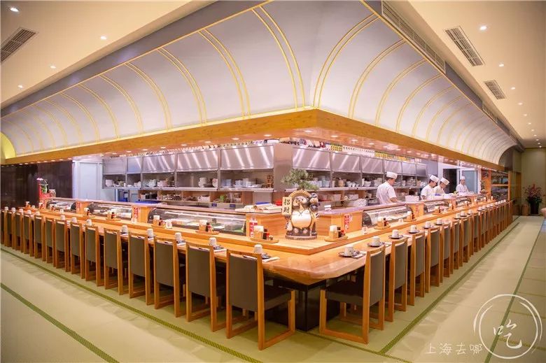 浦东新地标480米,上海浦东逛吃一条街