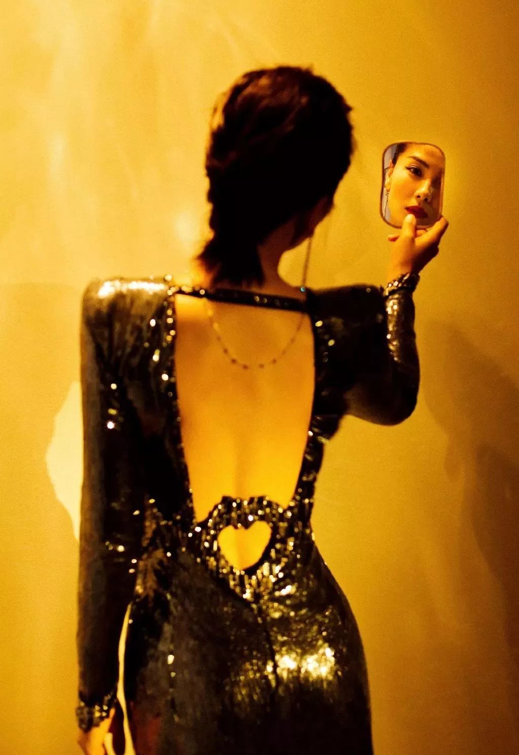 戛纳朱一龙入选作品,戛纳朱一龙白西装