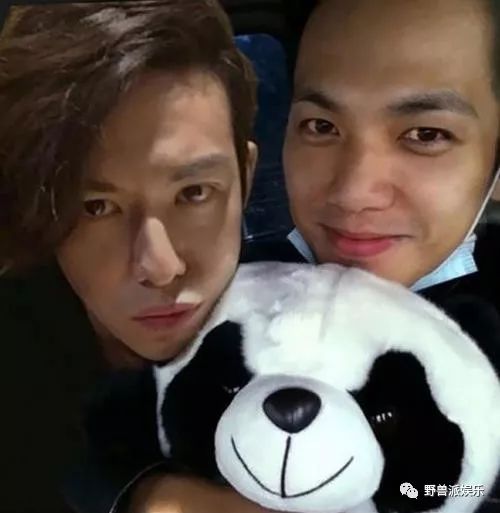 吴昕卖钟汉良礼物 (吴昕卖钟汉良礼物视频)