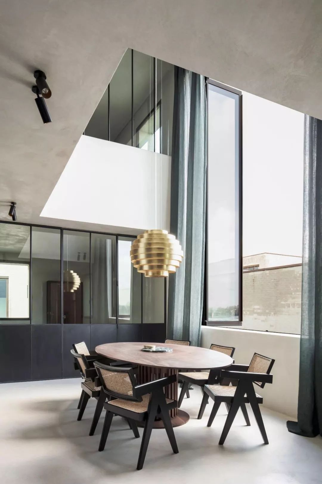 年轻人开始买藤编家具了？因为他们想回家养老了…