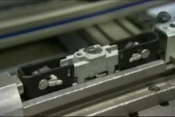 怎么把锁给拆下来,锁怎么一提就锁上呢