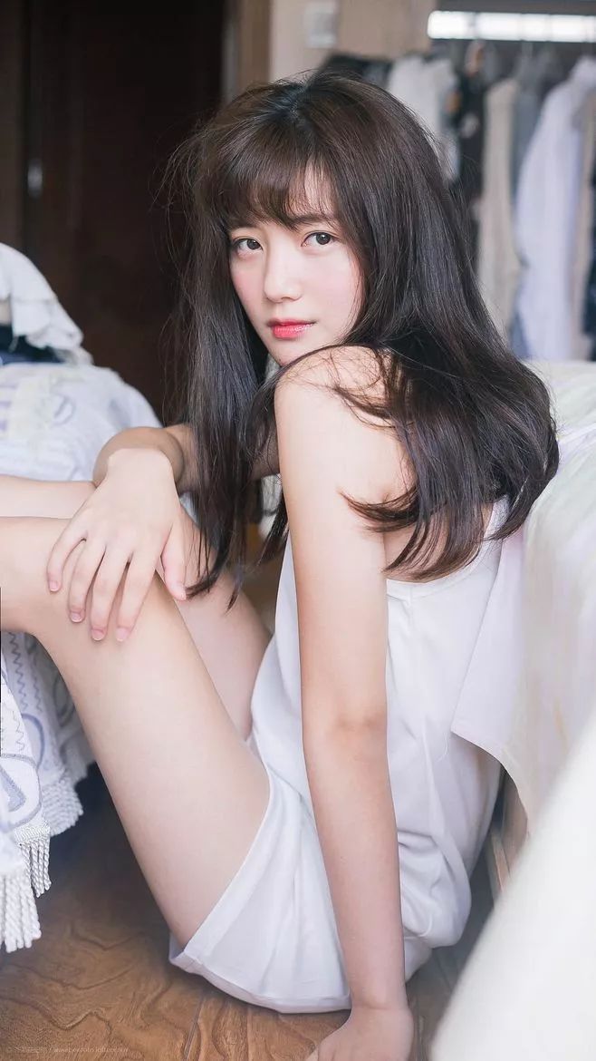 中长发是齐的还是有层次的好看,中长发怎么样烫发