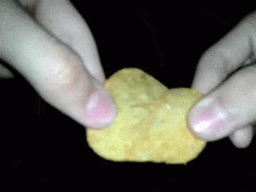 乐事薯片不碎吗,品客薯片和乐事薯片哪个好吃