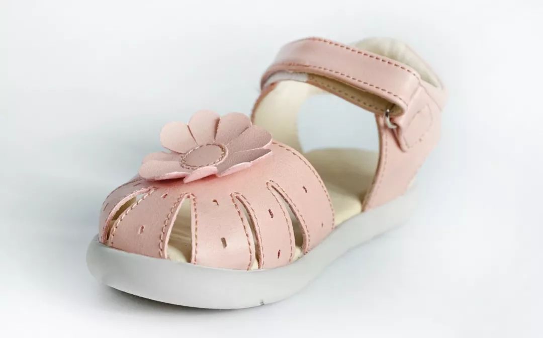 不烧脚又好看的运动风凉鞋推荐,小蓝羊凉鞋男测评