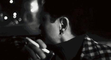 名家作者|写作拿手，我们抽烟也是行家