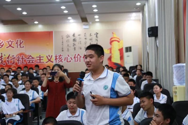 迷妹丨一大波“迷弟迷妹”正在袭来，段子手王磊老师河北巡讲圈粉无数