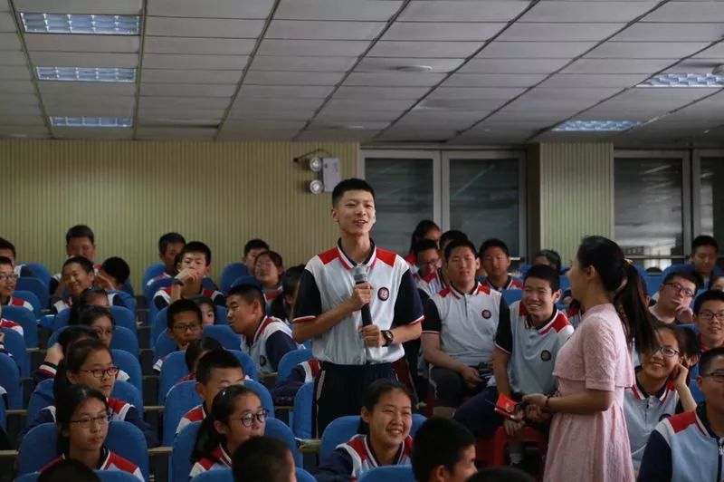 迷妹丨一大波“迷弟迷妹”正在袭来，段子手王磊老师河北巡讲圈粉无数