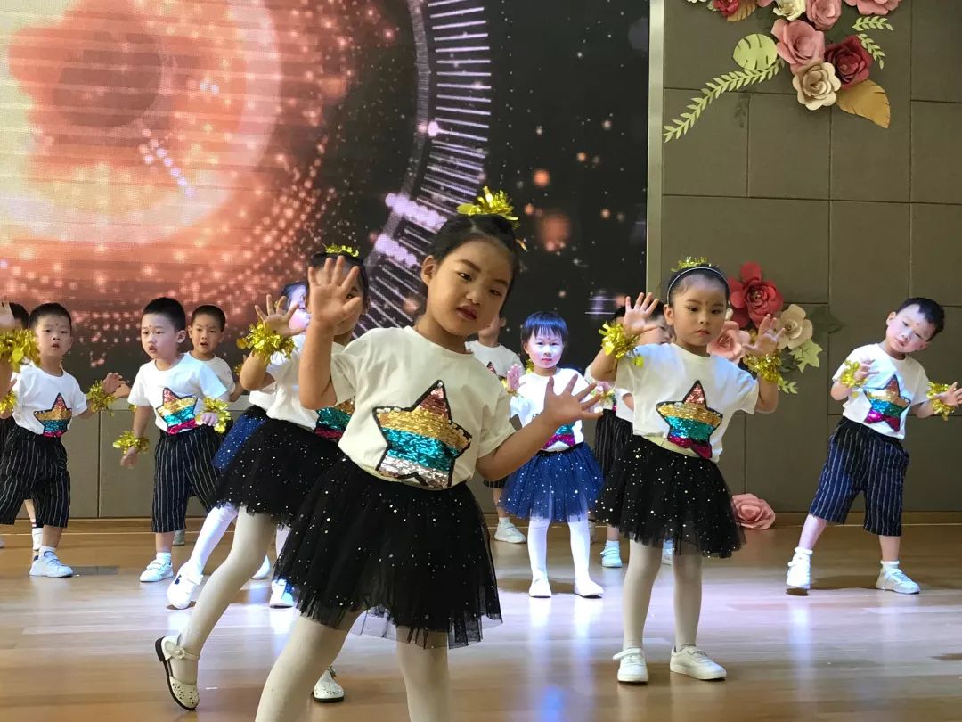 因爱相聚为爱同行视频,因爱相聚携手同行