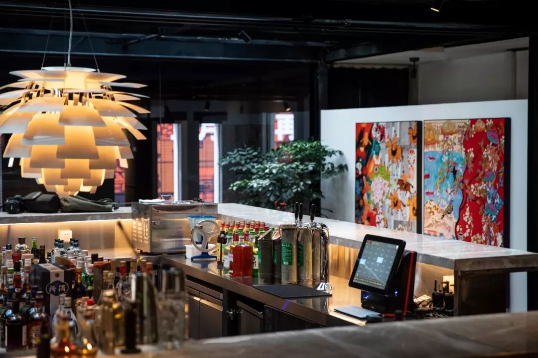 回看五月时髦事宇舶再度携手JINGART