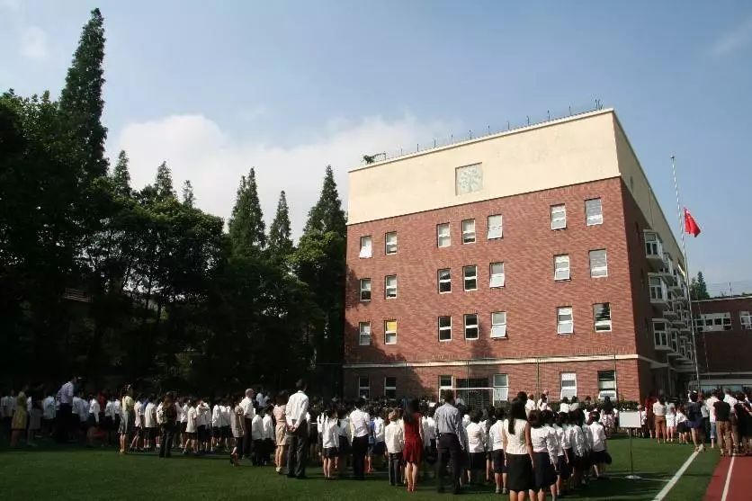 这所不鸡血的弄堂小学，凭什么每年吸引几千人挤破头报名