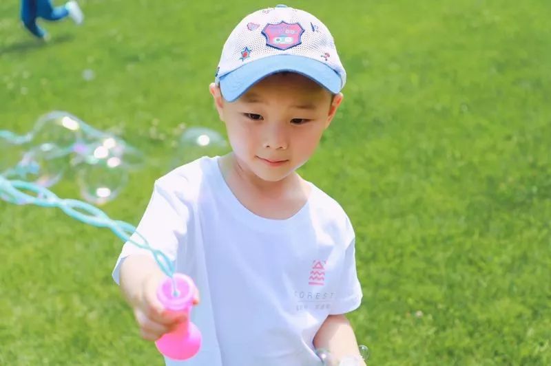 久等啦！看看有没有你家小宝贝的照片，六一大回顾，活动嗨翻天