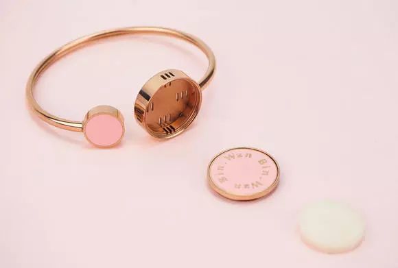 驱蚊手环林允,林允驱蚊手环