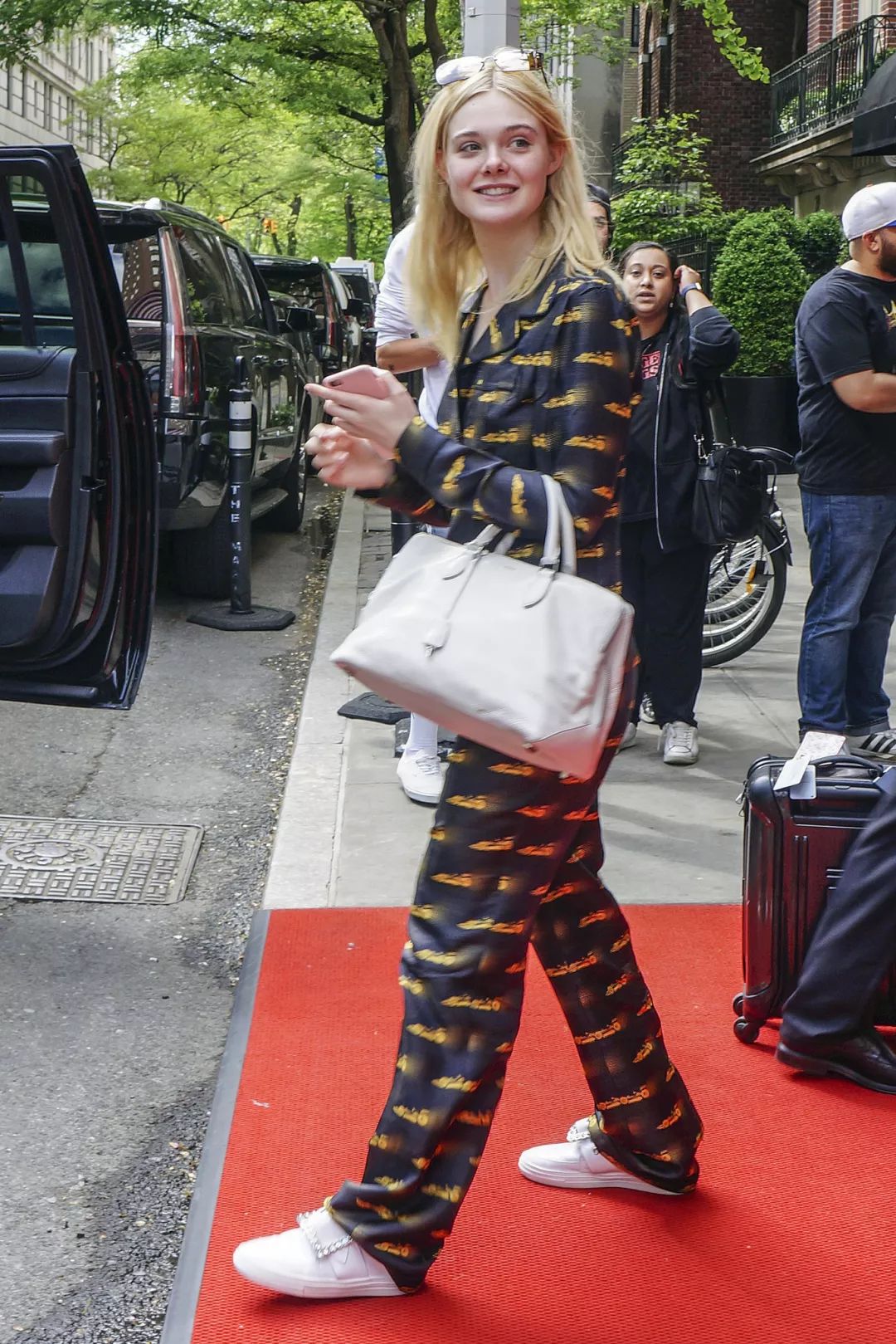 丝绸睡衣舒适透气让你穿出女神范,冬季最流行的睡衣