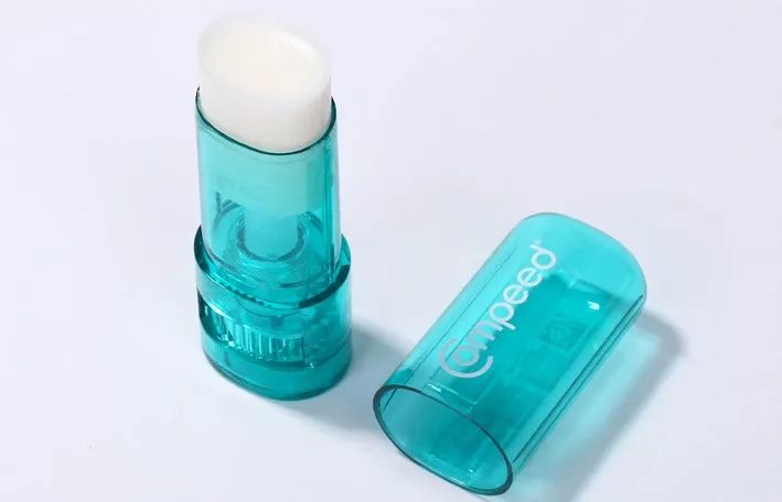 鞋前跟磨脚解决神器,新鞋子磨脚真难受实用窍门变舒服