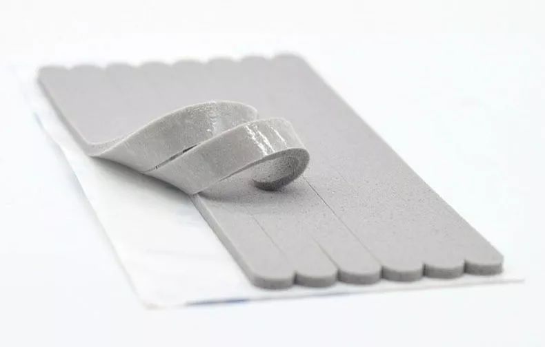 鞋前跟磨脚解决神器,新鞋子磨脚真难受实用窍门变舒服