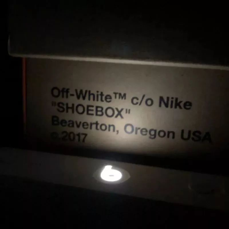 他们与买鞋欲望对抗时,资金转移、互设密码、攒钱冲Ye等招数都失败了