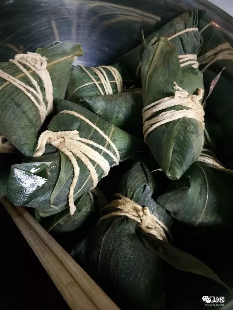 粽子捂脸流泪,鲜肉粽蛋黄粽