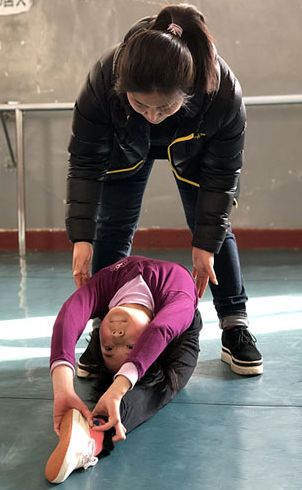 「爱问」借一块表送一个杂技团