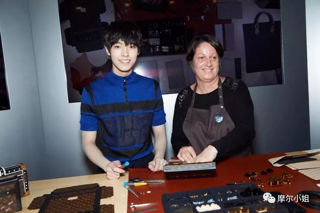 从“三傻”到“黑凤凰”，SophieTurner的成名之路原来这么坎坷？