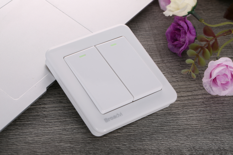 开关插座脏怎么打理,开关插座不小心弄上水了怎么办