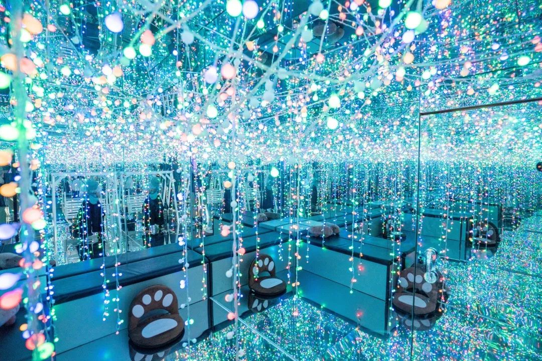 喝下一杯“星空”!探秘出片率200%的奶茶店,引众人打卡的秘密竟然是...