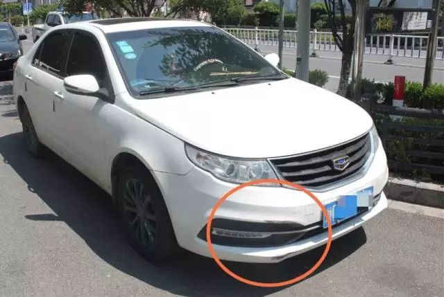 8厘米?女司机连撞3车伤1人!又是它惹的祸!