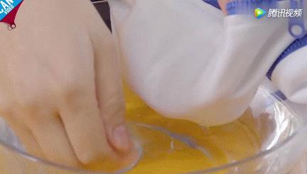 风油精喷在衣服上会怎么样,风油精滴到衣服上会怎么样