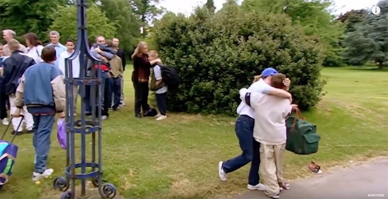 没有大人只有孩子一起住,没大人管的小孩