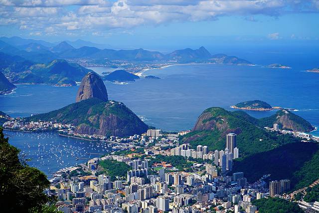 巴西是怎么成为足球王国的,巴西足球王国