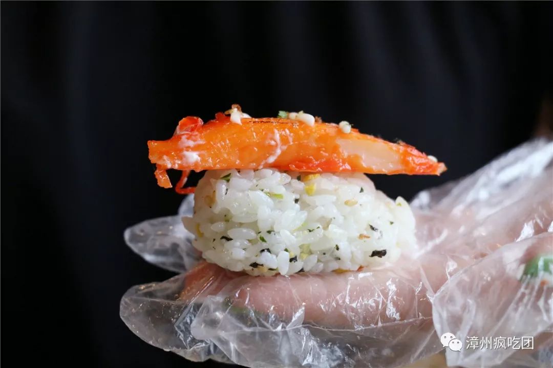 街上找不到一家餐馆开门,店里附近的人找不到