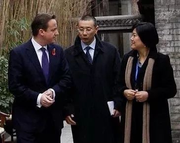 太传奇！英女王*用御**翻译是咱福建人！一个电话改变了他的命运~