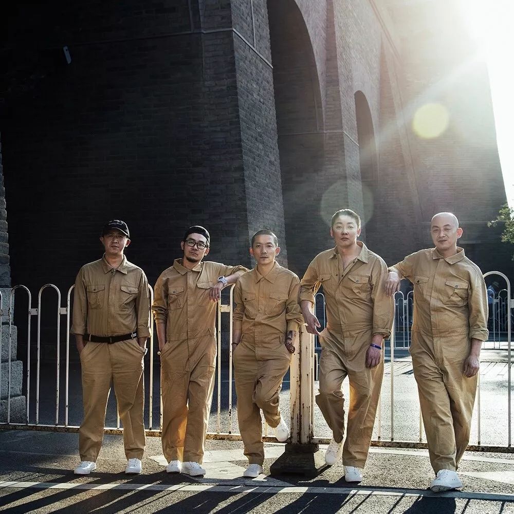 黑撒秦始皇口音,黑撒乐队秦始皇的口音