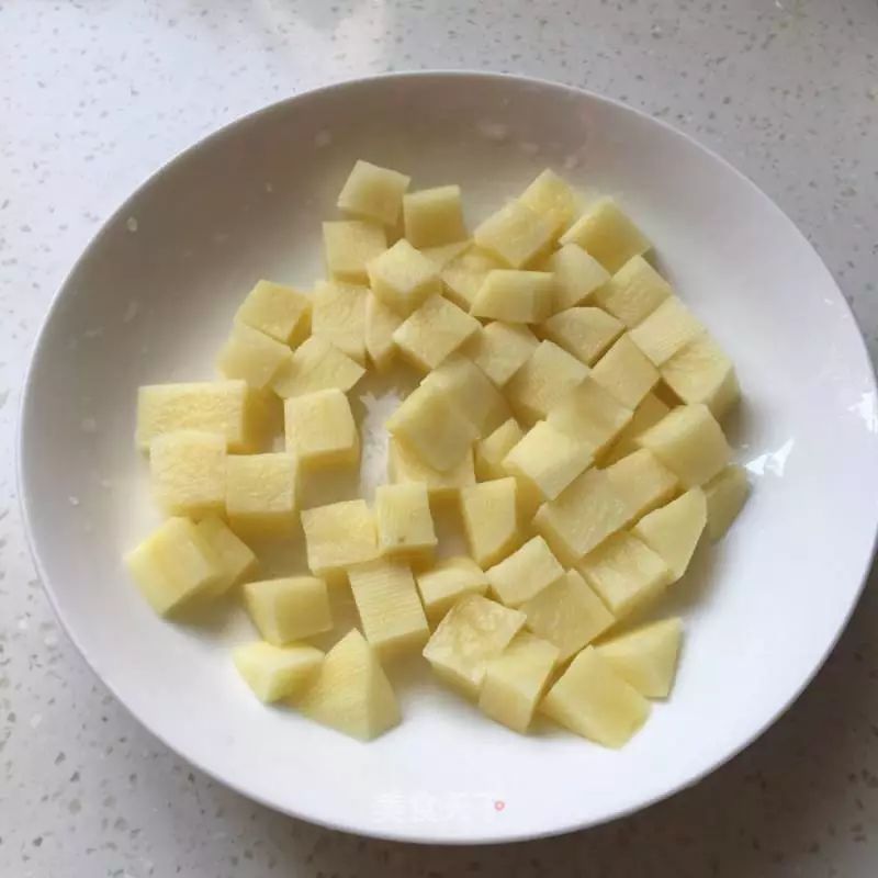 10分钟搞定的懒人焖饭有肉有菜 (懒人焖饭一锅就搞定重点是巨好吃)