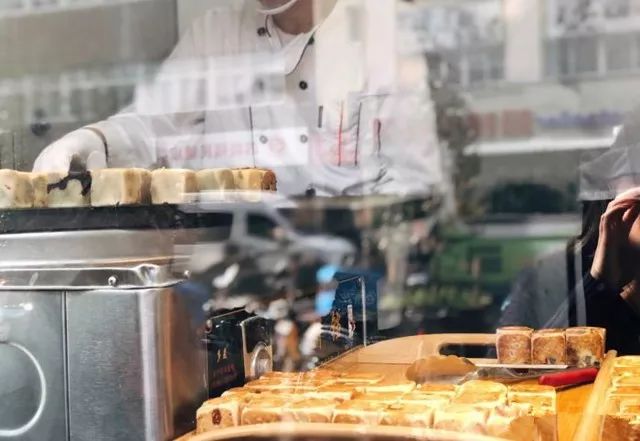 吃货｜甜到心里！吃过魔都这12家土味甜品，瞬间穿越童年记忆