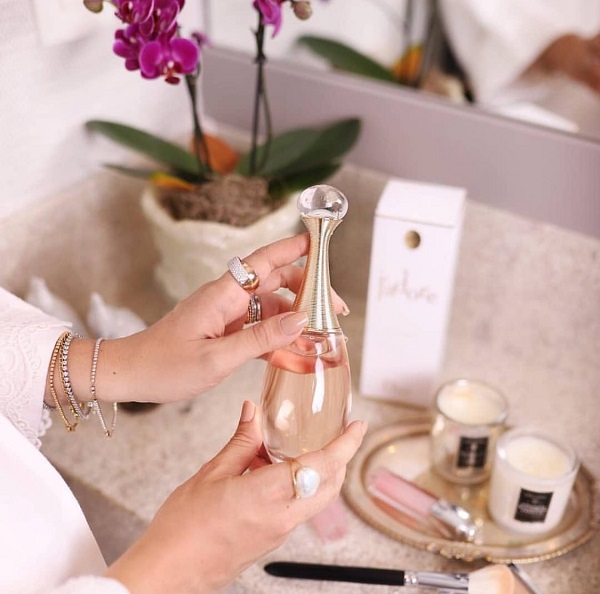 适合夏天的清冽淡雅香水,适合夏天用的经典香水推荐