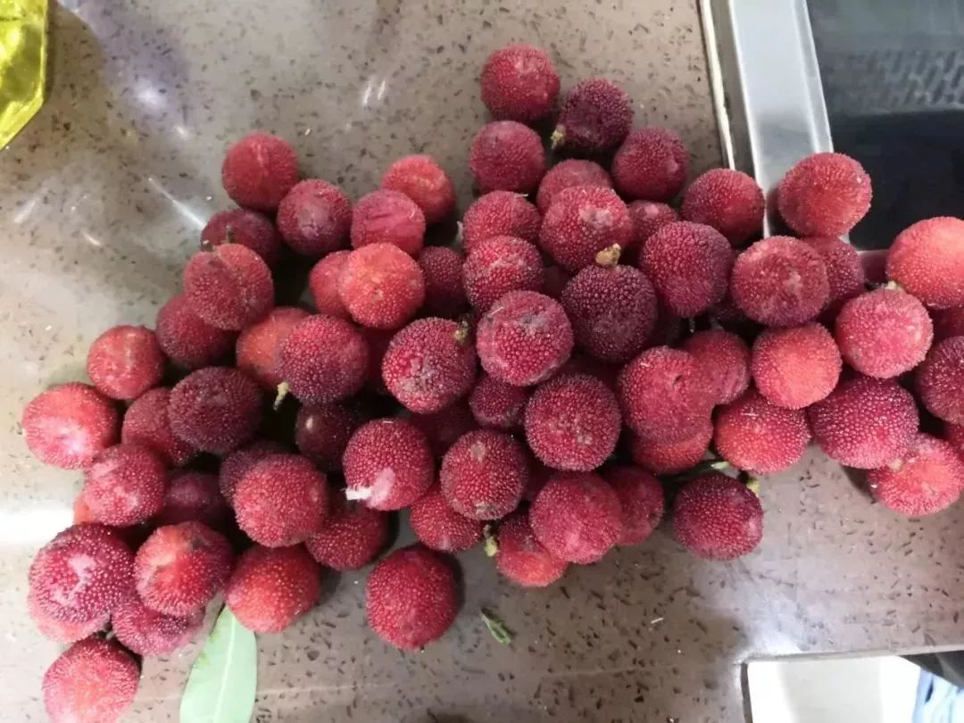 在路边买杨梅注意事项,在路边卖杨梅