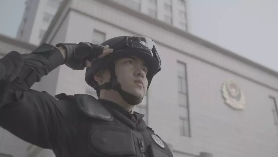 来PK！用一种水果形容警察，你的答案是……