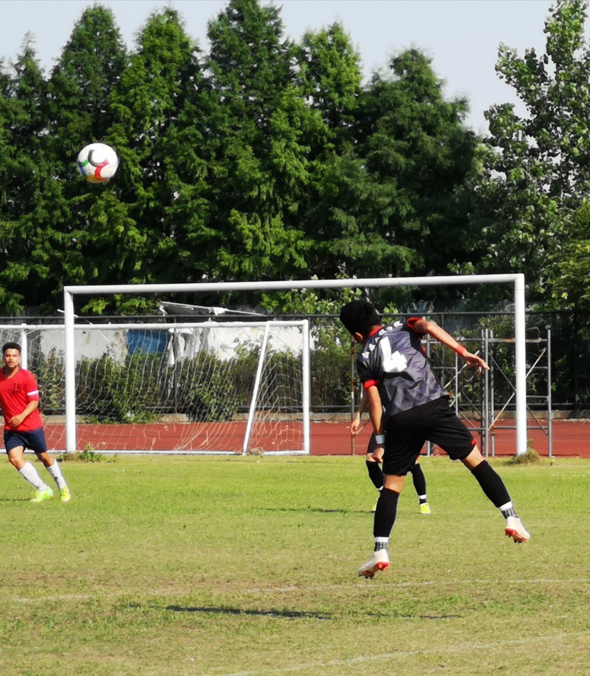 这支外籍友人足球队超牛连续蝉联两届南通中外友好足球邀请赛冠军