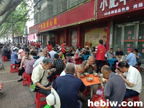 爱心粥屋免费营业,全国免费爱心粥屋