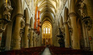 欧洲旅游教堂推荐,去欧洲旅行一定去五大教堂和城堡