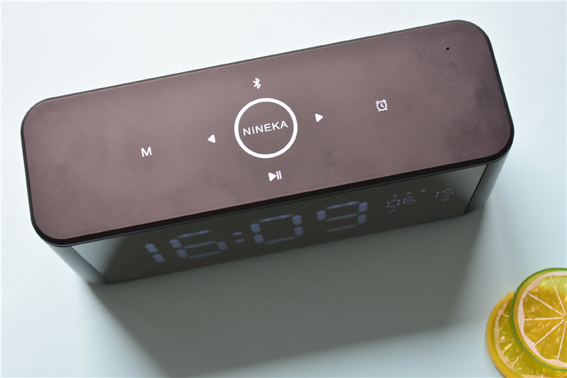 复古蓝牙音箱学生党开箱,手提式蓝牙音箱开箱测评