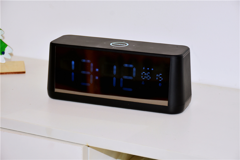 复古蓝牙音箱学生党开箱,手提式蓝牙音箱开箱测评