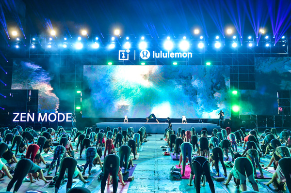 lululemon举办主题习练活动庆祝国际瑜伽日